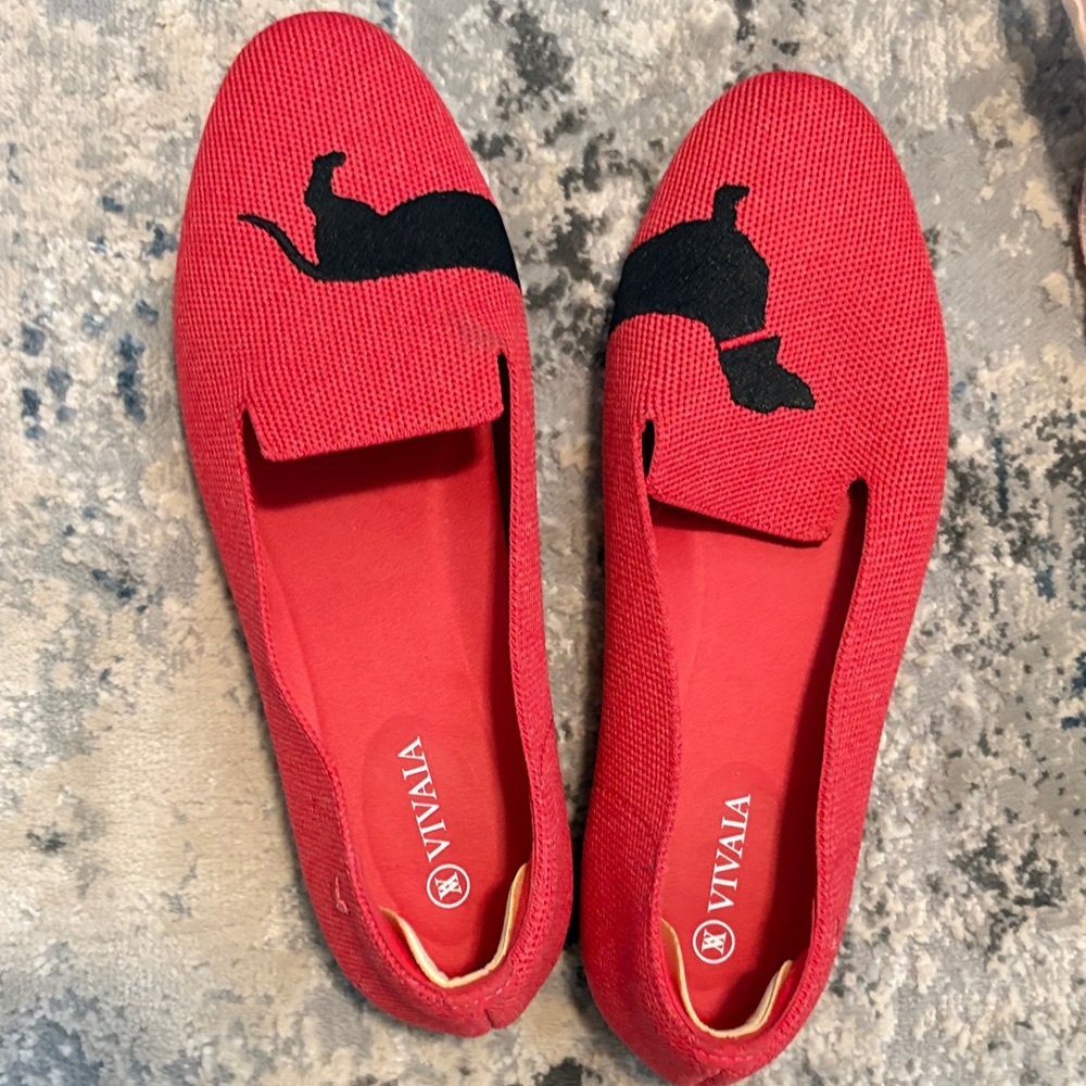Red Knit Slip-On Loafers with Black Dog Accent- Vivaia